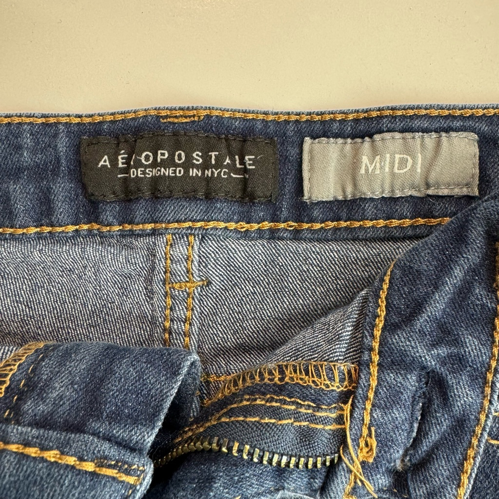 Aeropostal Midi Jean Shorts Womens 4 Blue Denim Cut Off Low Rise Cuffed Casual - Picture 6 of 8